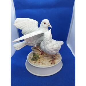 Gorham white doves music box japan vintage figurine works read
